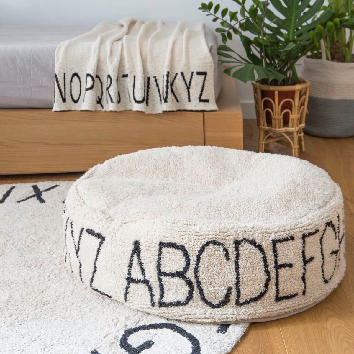 ABC Natural Pouffe - Black Lorena Canals Ø 70 cm