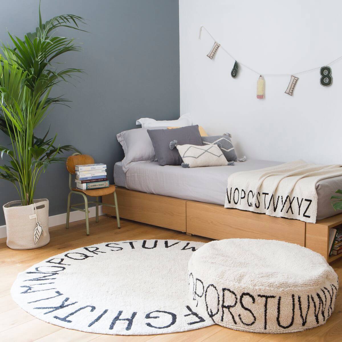 ABC Natural Pouffe - Black Lorena Canals Ø 70 cm