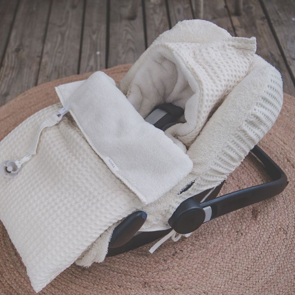 Autositzfußsack 0+ 3/5 Punkte Koeka wafel teddy Oslo natural