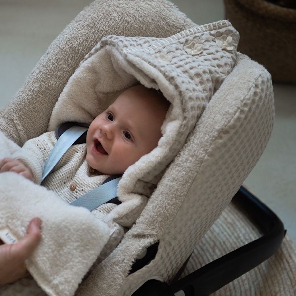 Autositzfußsack 0+ 3/5 Punkte Koeka wafel teddy Oslo sand
