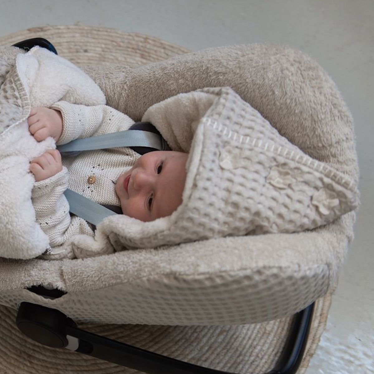 Autositzfußsack 0+ 3/5 Punkte Koeka wafel teddy Oslo sand