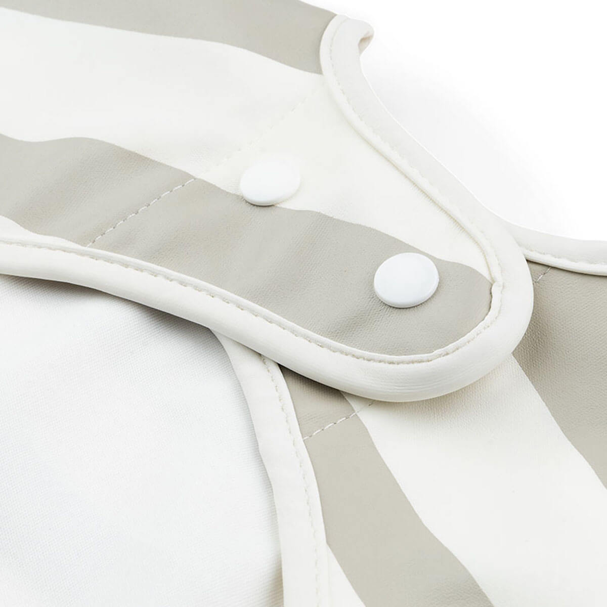 Babero con bolsillo y mangas Stripes Arena Done by Deer