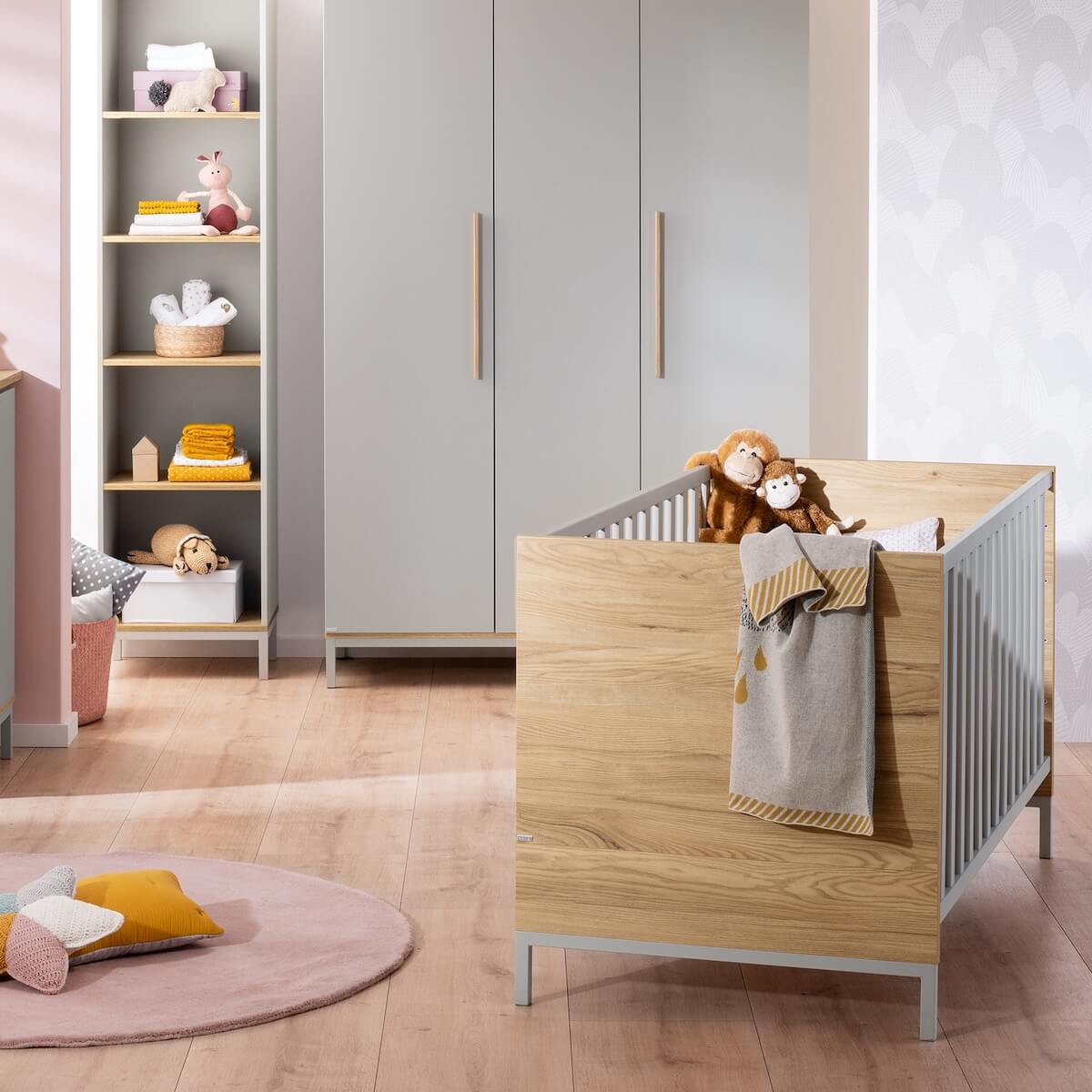 Babybett 70x140cm, mit 2 Schlupfsprossen, Lattenrost AIRWELL Comfort, in 4 Richtungen höhenverstellbar BENNE Paidi Eiche Montana schiefergrau