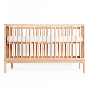 Babybett KERA in Buche mit Aufsatz Round-Sockelfuß Bevel