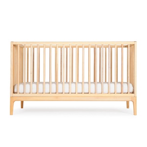 Babybett KERA in Buche mit Aufsatz Straight-Sockelfuß Curve