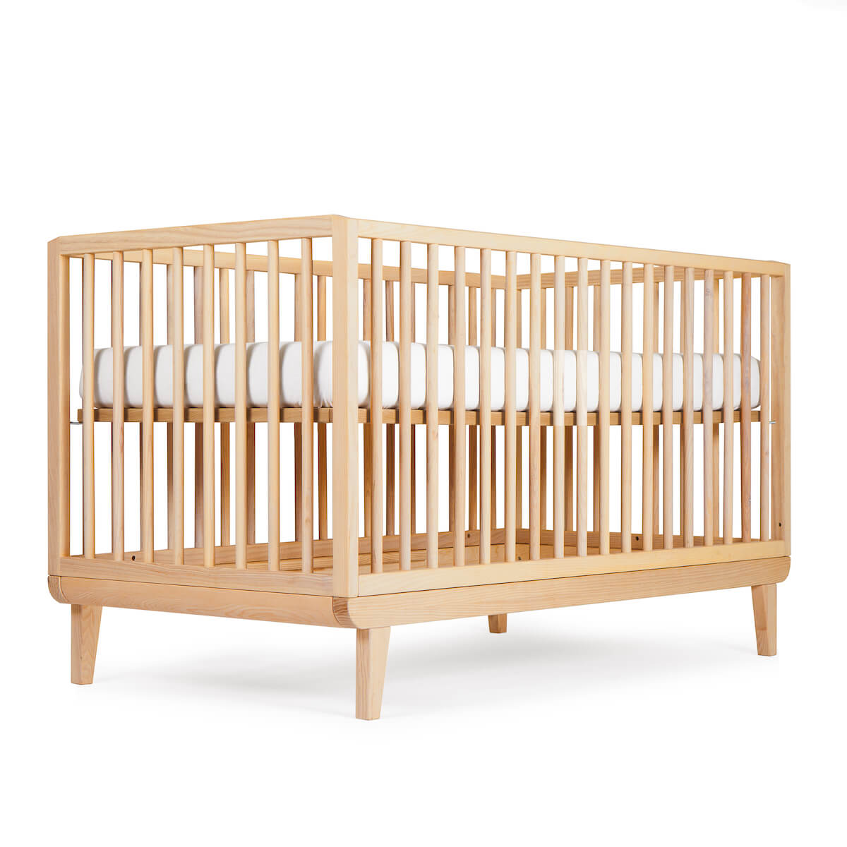 Babybett KERA in Buche mit Aufsatz Straight-Sockelfuß Retro