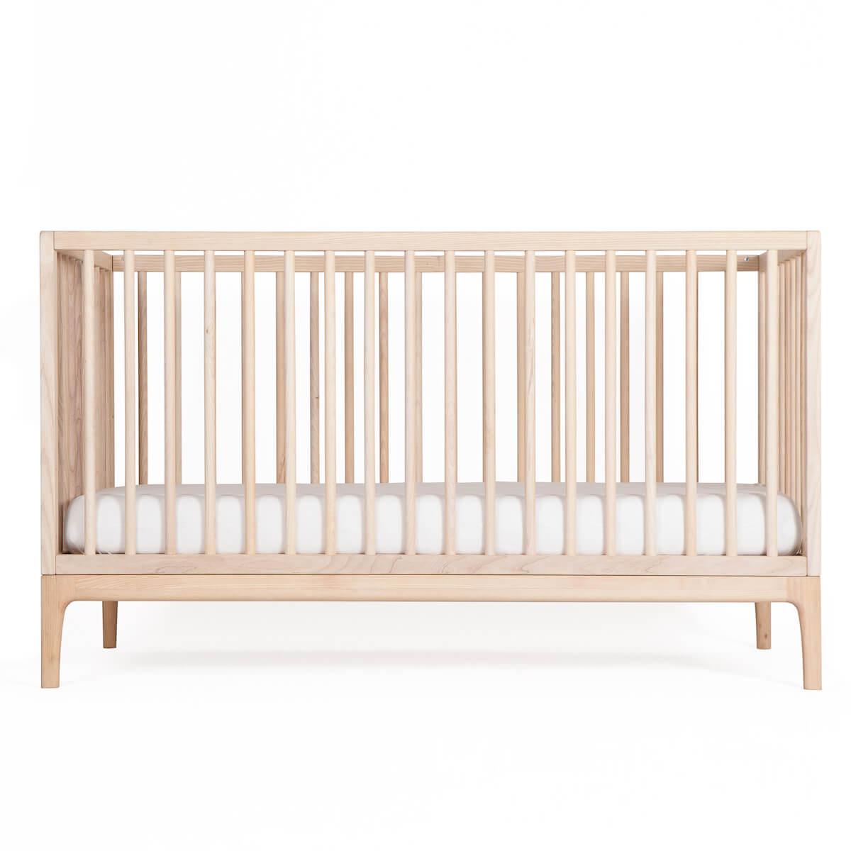 Babybett KERA in Esche mit Aufsatz Round-Sockelfuß Curve 