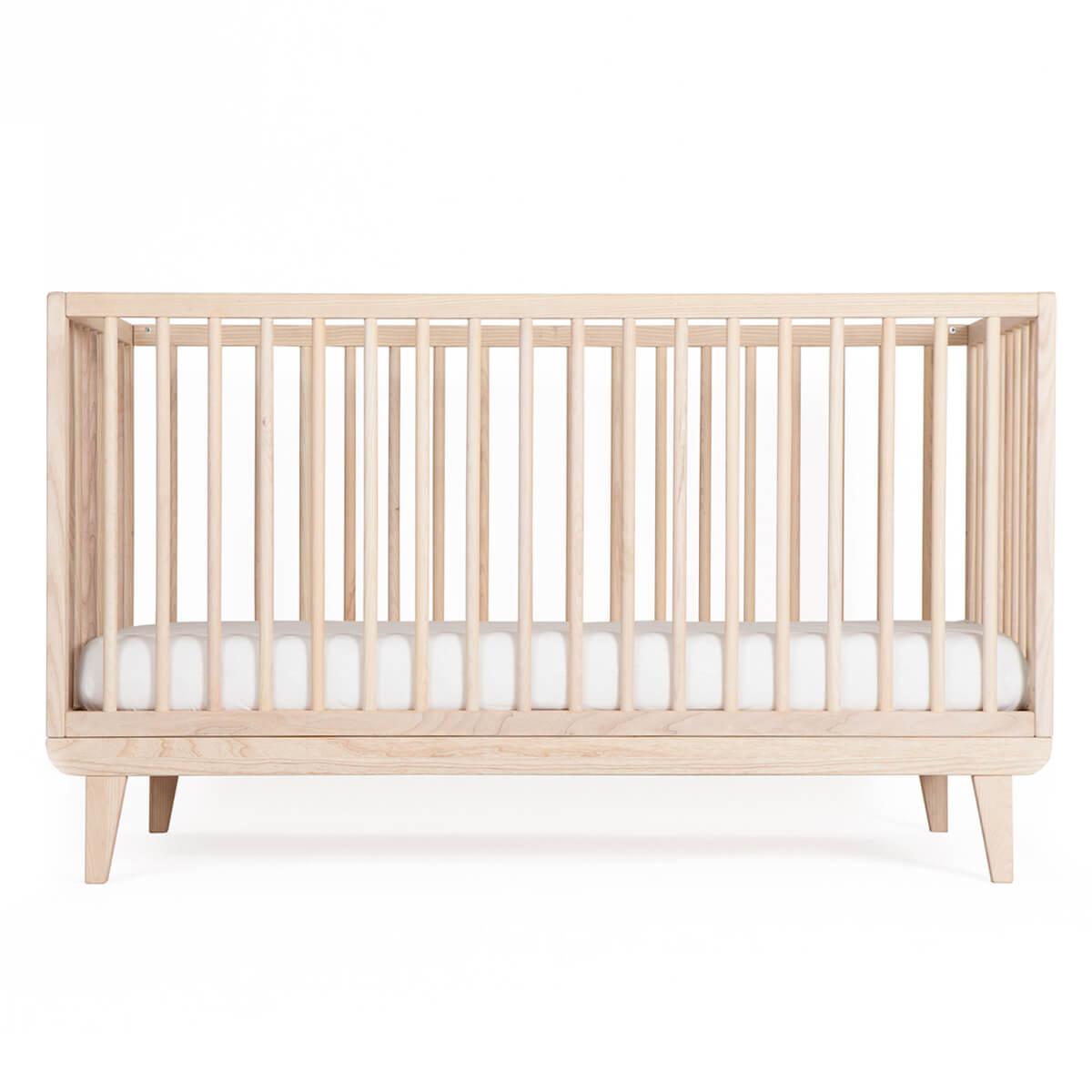 Babybett KERA in Esche mit Aufsatz Round-Sockelfuß Retro