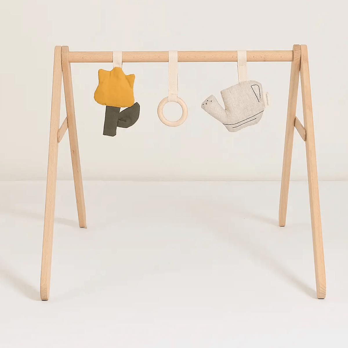 Babygym mit Spielzeug. Nobodinoz Tulpen