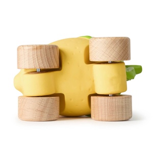 Babyspielzeug LOU THE LEMON CAR Oli & Carol