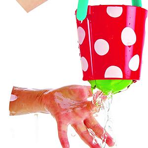 Badespielzeug HAPPY BUCKETS Hape