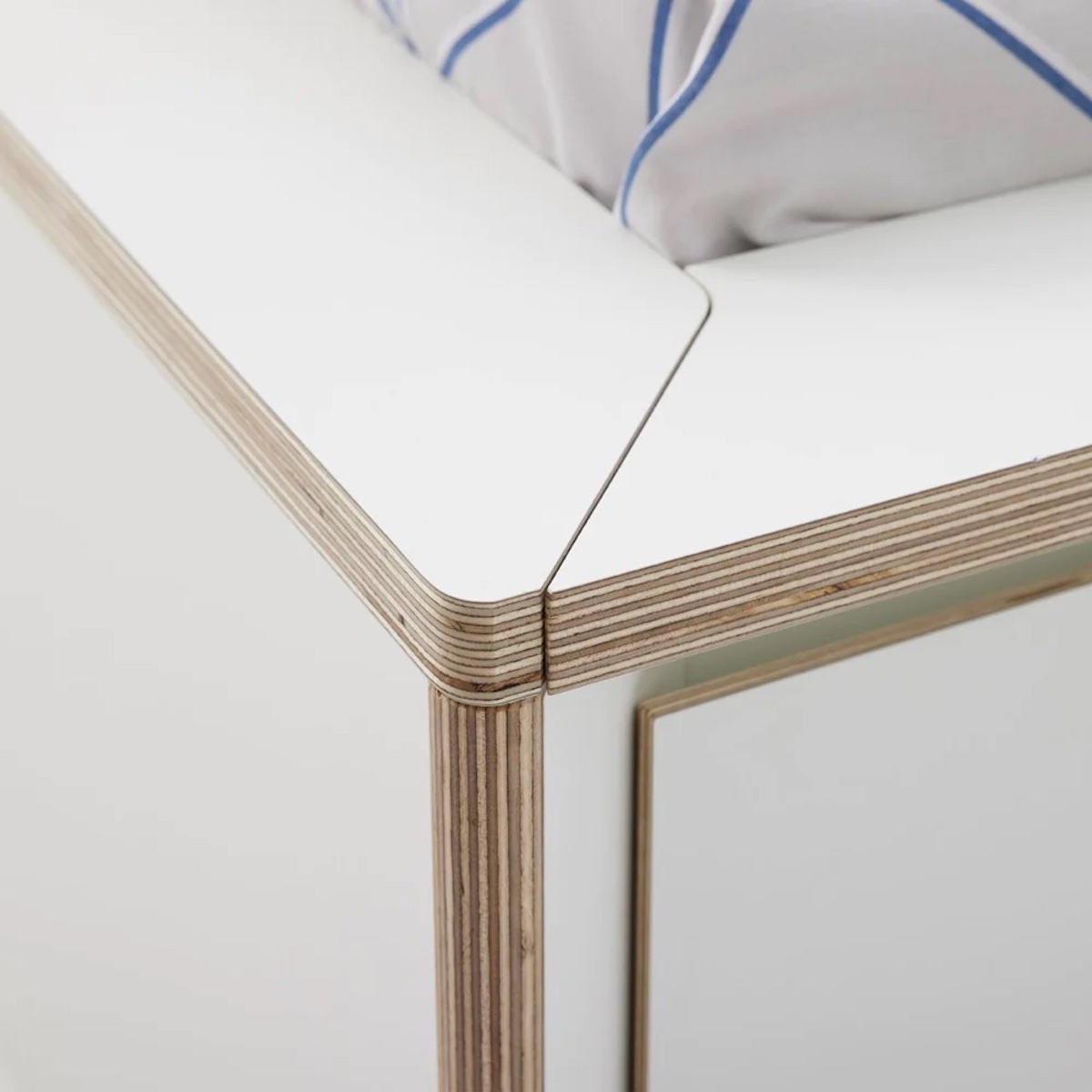 Bett SPAZE 140x200cm mit Kopfteil 2 Schubladen Müller Small Living weiß