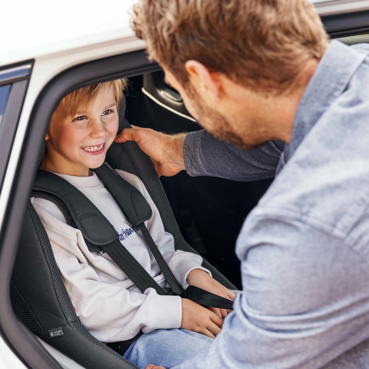 Beyond 360 Autositz Besafe fresh black cab