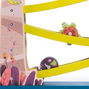 Cascade de toupies Dans la jungle