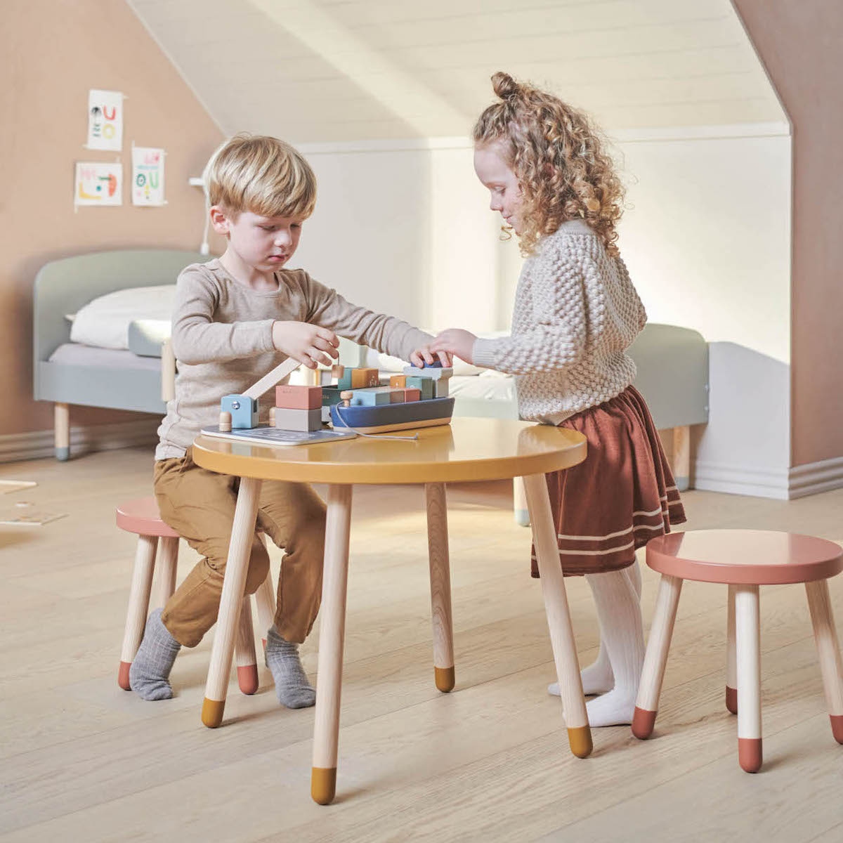 Container Ship Wooden Flexa 5 containers & load magnet blue