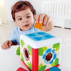 Erstes Spiel SHAPE SORTING Hape