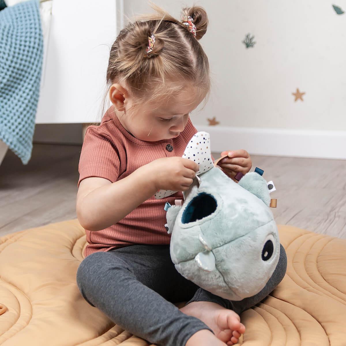 Erstes Spiel WALLY Done by Deer blue