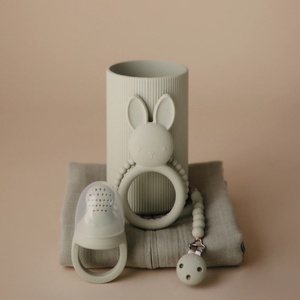 Frischfutterautomat Silikon 2tlg. Mushie Salbei      