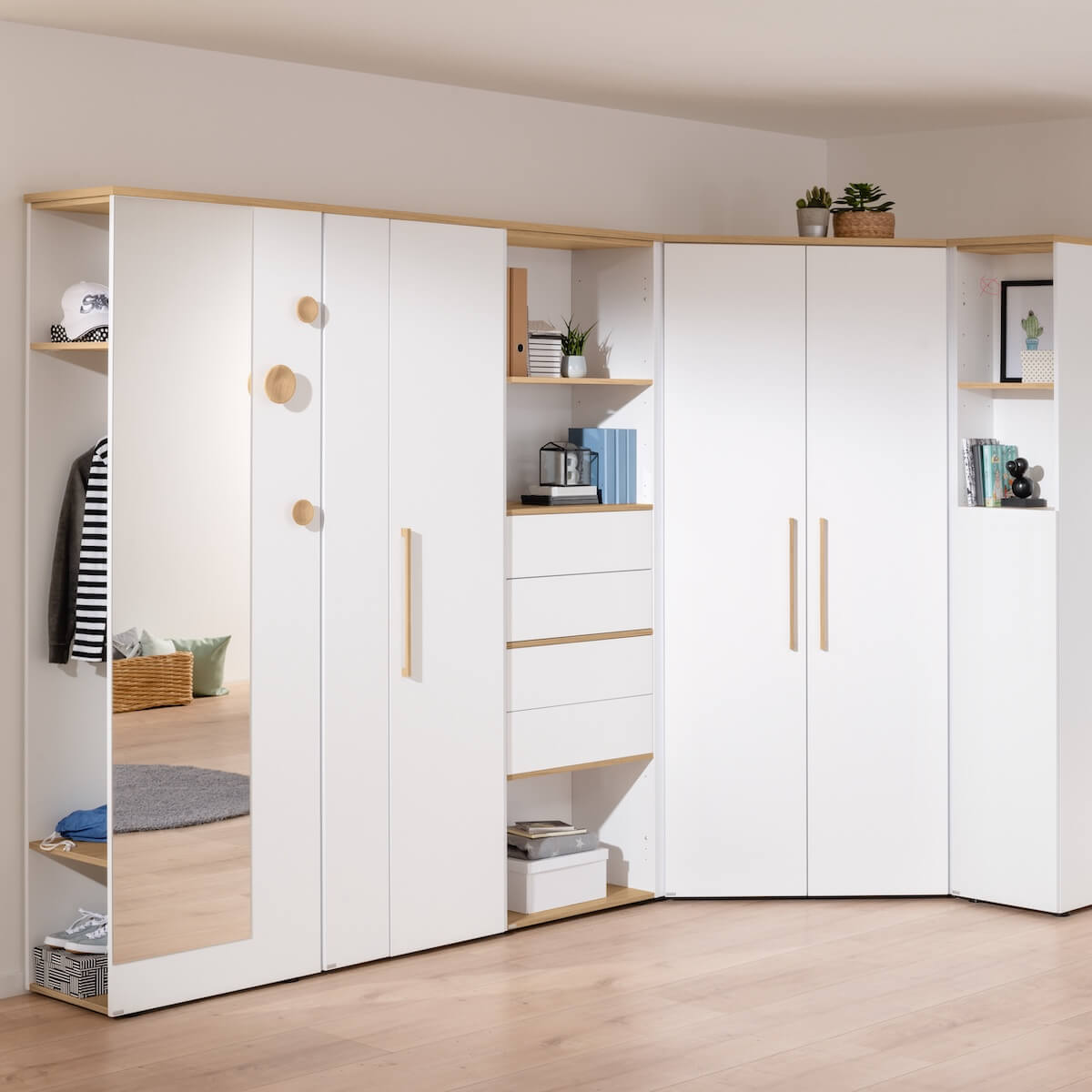 Garderobe, 2 Einlegeböden, 1 Kleiderstange, 1 Spiegel, 3 Knöpfe, kann an der schmalen oder breiten Seite des Eckschranks befestigt oder frei montiert werden OSCAR Paidi Eiche Nebraska / weiß