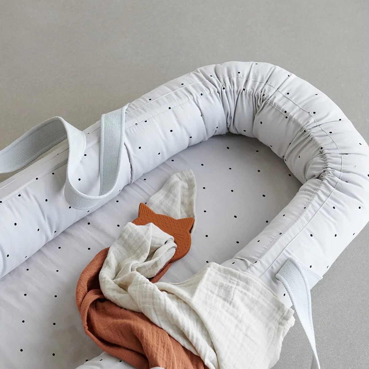 Gemütliches Nest GRO Liewood Classic dot dumbo grey