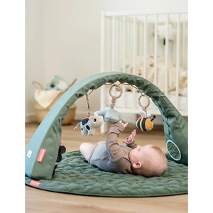 Gimnasio Infantil Tiny farm Done by Deer verde