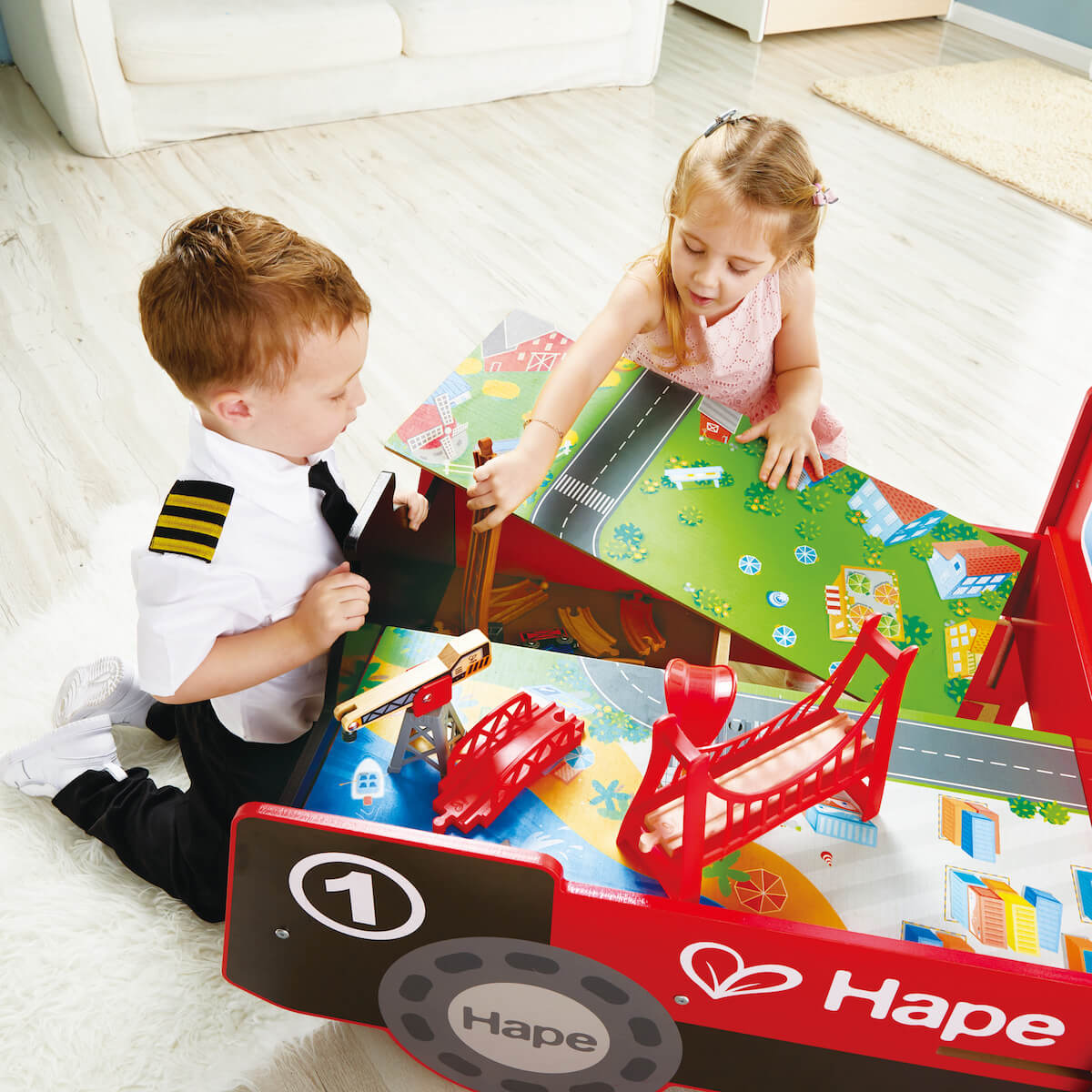 Große Eisenbahnstrecke mit Tisch LOCOMOTIVE Hape