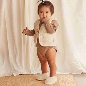 Hausschuhe aus Merinowolle 3-6M Binibamba milk