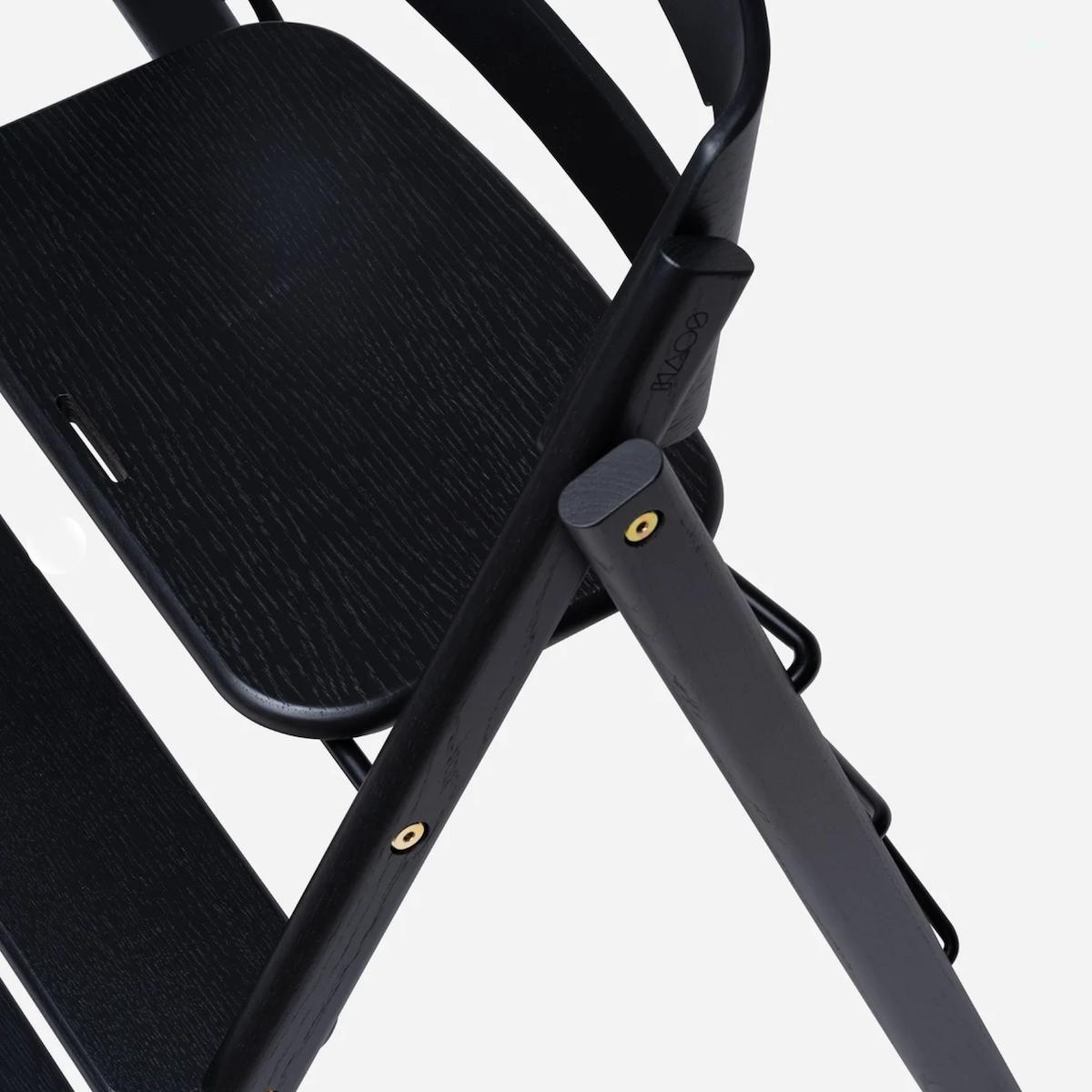 Hochstuhl aus natürlicher Eiche KLAPP Kaos schwarzer