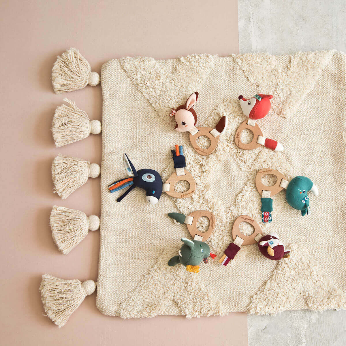 JOE Hochet en bois ECO Lilliputiens