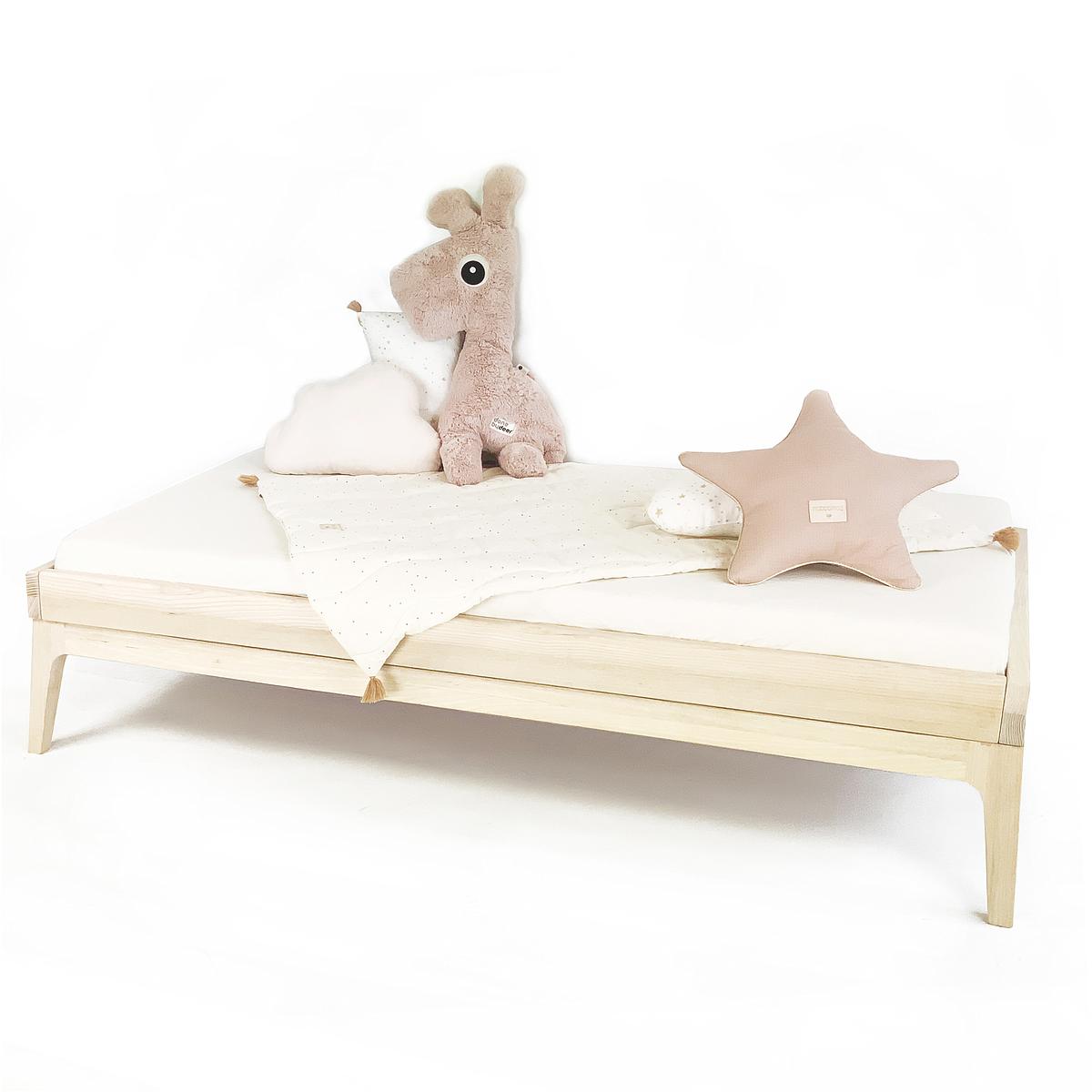 Juniorbett KERA in Esche mit Sockelfuß Pure