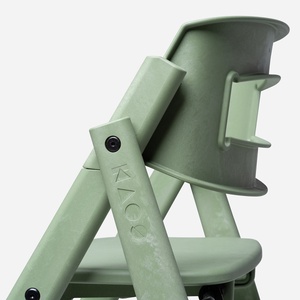 KAOS Klapp mineralgrüner Hochstuhl aus recyceltem Kunststoff