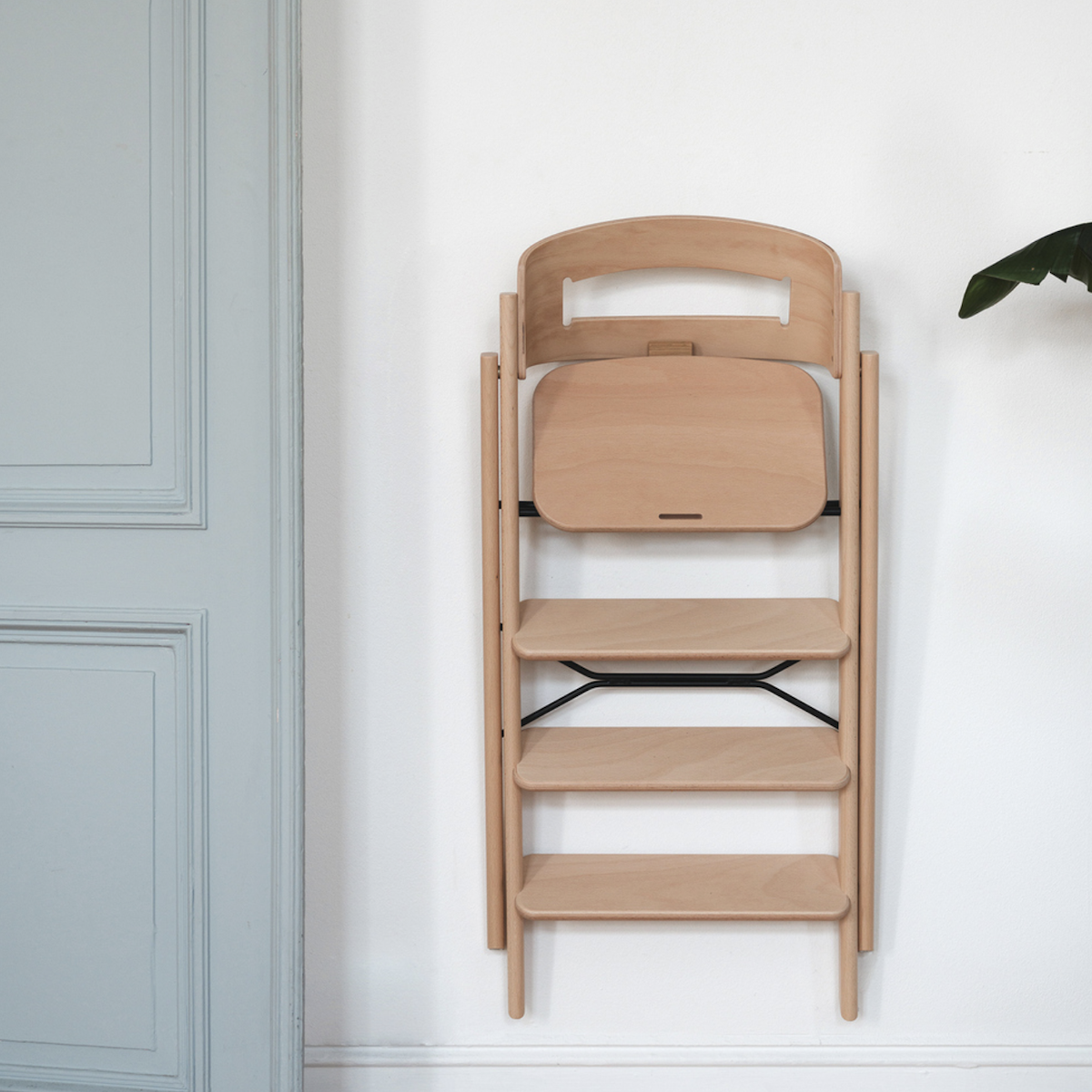 KAOS Klapp Wandhaken aus schwarzer Buche