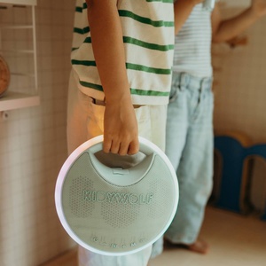 Kidywolf Kidykaraoke - Karaoke-Lautsprecher 2x20w Lautsprecher und zwei drahtlose Mikrofone mit Soundeffekten.