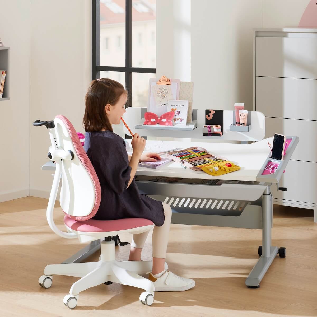 Kinder- und Jugendstuhl JOOKI, himbeerfarben, weißer Rahmen JOOKI Jugendstuhl Paidi 