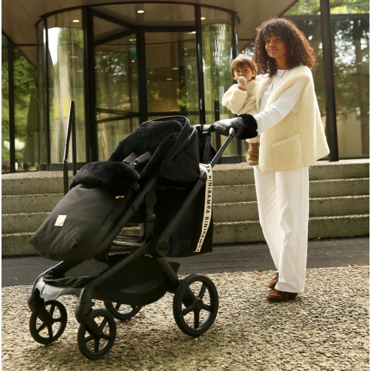 Kinderwagenfäustlinge aus Schaffell Binibamba black black