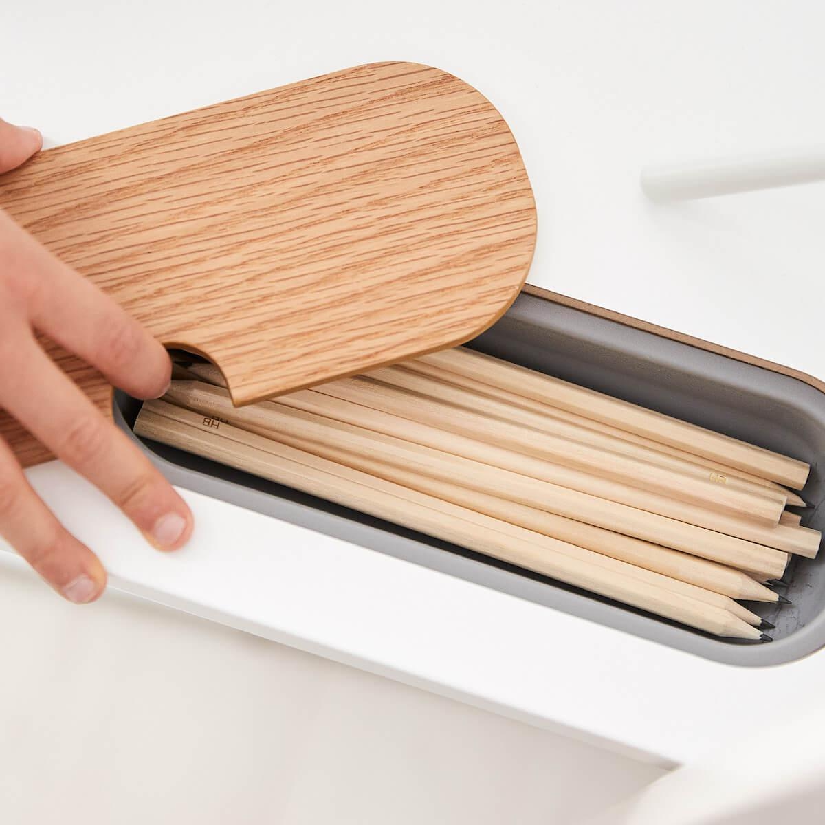 Kippbarer Kinderschreibtisch left up MOBY Flexa weiß