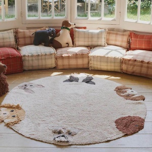 Kissen 25x40cm HANDLOOM Wouf wouf Lorena Canals mapple red