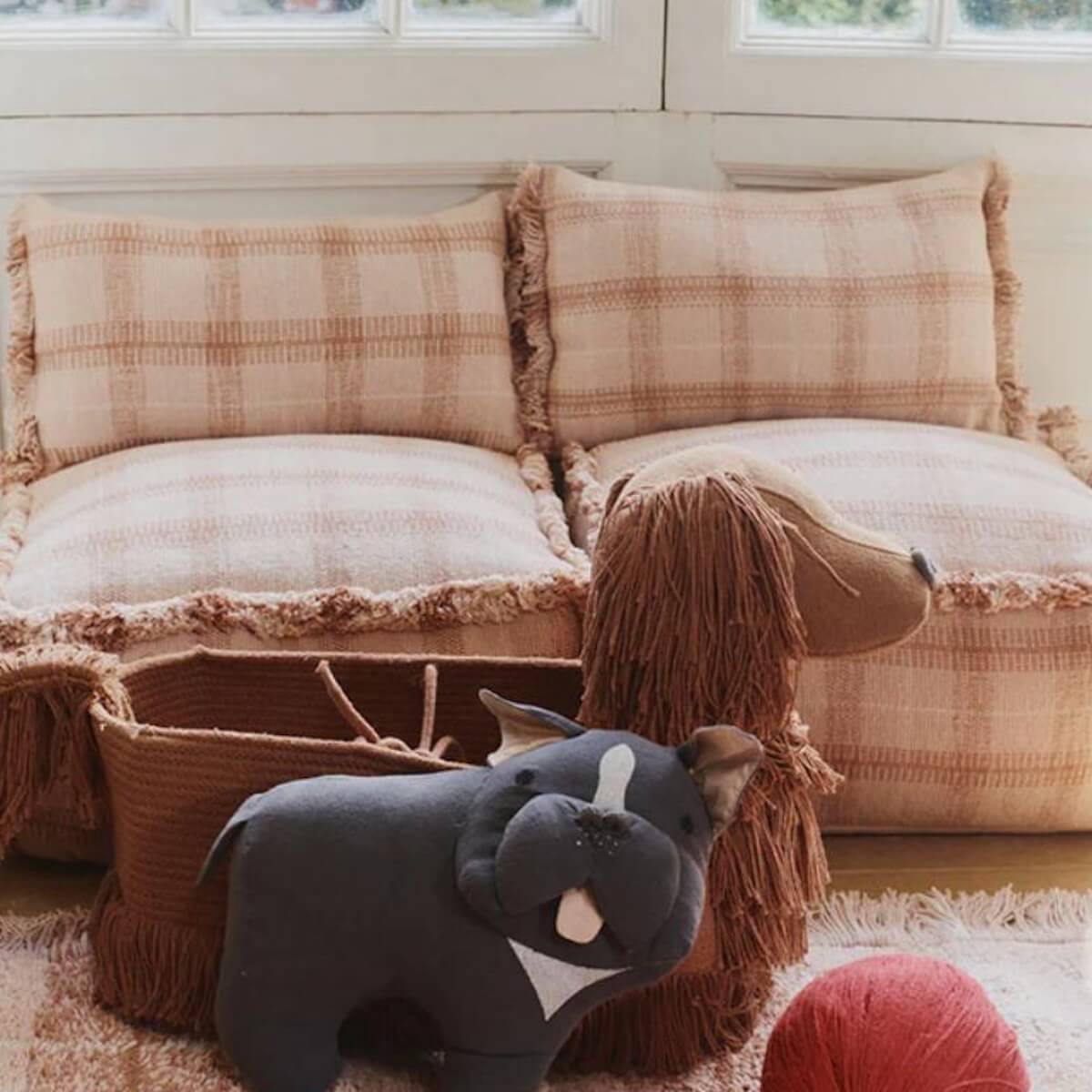 Kissen 25x40cm HANDLOOM Wouf wouf Lorena Canals rose