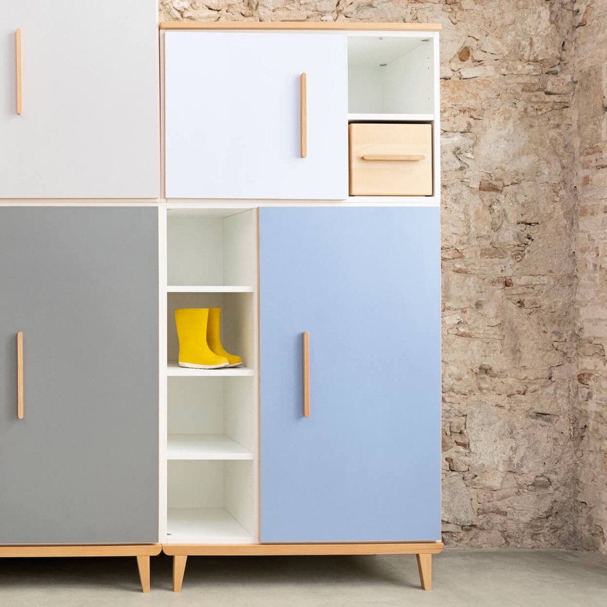Kleiderschrank 173 cm 2-türig NADO Retro Buche sky blue-capri blue