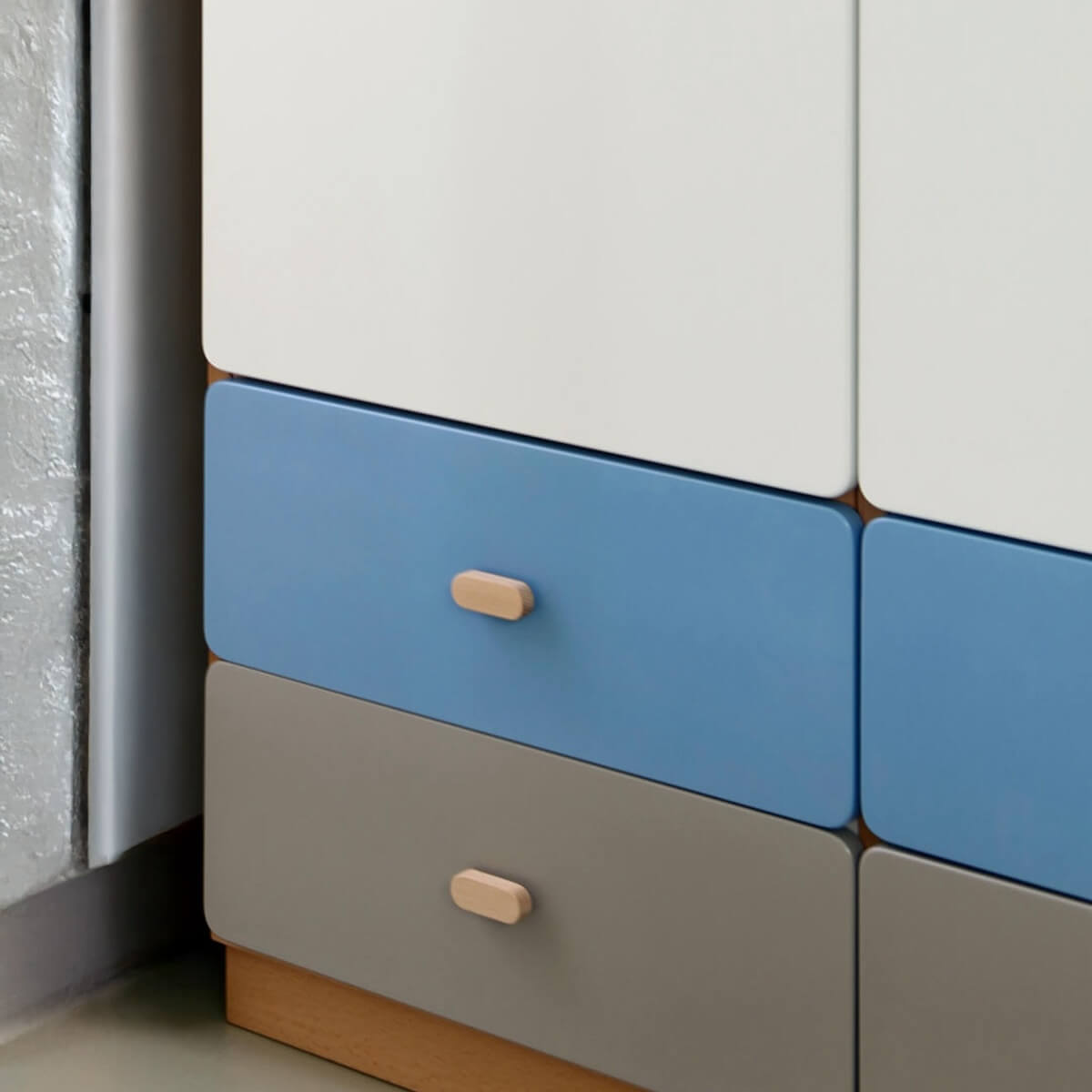 Kleiderschrank 93x218cm DESTYLE de Breuyn weiß dunkelblau