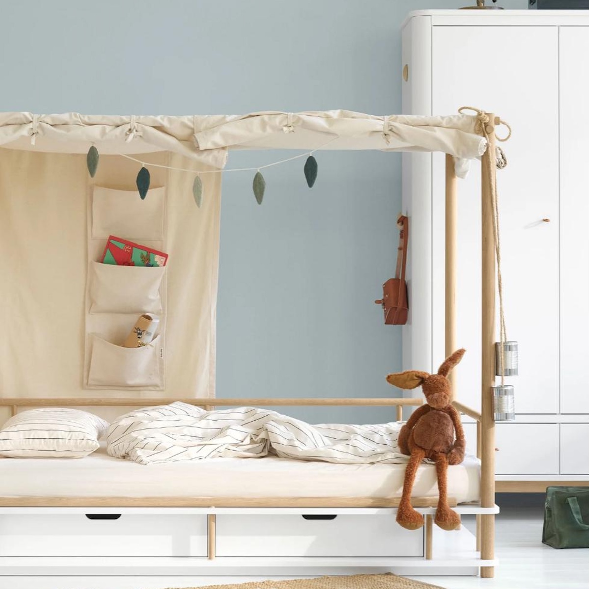 Kranz LEAVES Dear April