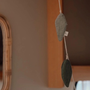 Kranz LEAVES Dear April