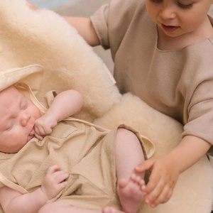 Lammfelldecke - Festes Geschirr Binibamba milk