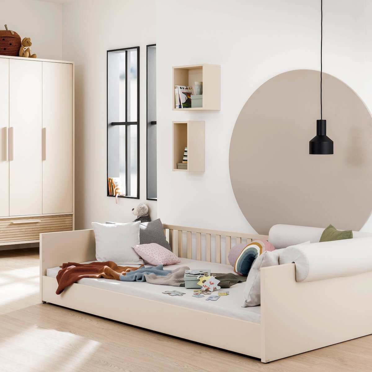 LITTLE FLO Umbaubett 90x200 in Kaschmirbeige, mit Design-Gitterseiten vorne und hinten ohne Lattenrost und Matratze LITTLE FLO Paidi Beige cashmere