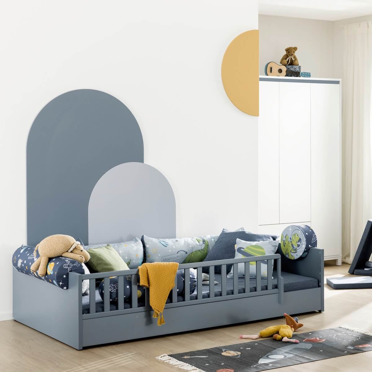 LITTLE FLO Umbaubett 90x200 in matt blau, mit Design-Gitterseiten vorne und hinten, ohne Lattenrost und Matratze LITTLE FLO Paidi matt blau