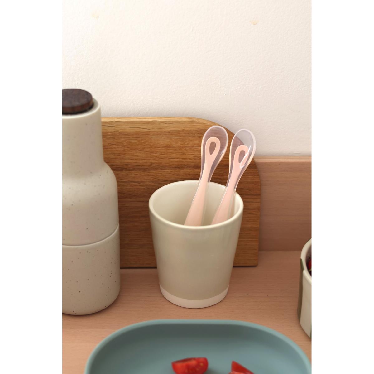 Lot de 2 cuillères silicone 1er âge avec boite de transport Beaba Barbe à papa-Guimauve