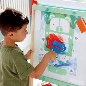 Malspaß mit Farbrollern und Schablonen Hape