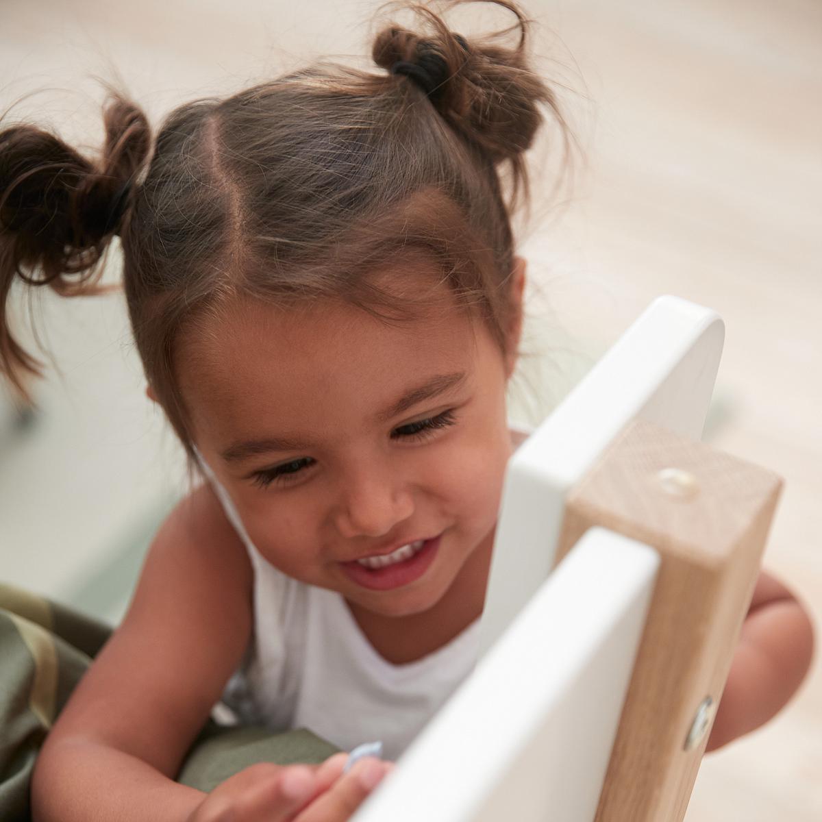 Mittelhohes Bett 200x90cm gerade Leiterrutsche NOR Flexa Eiche-weiß