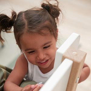 Mittelhohes Bett 200x90cm gerade Leiterrutsche NOR Flexa Eiche-weiß