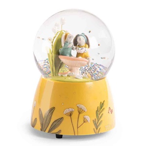 Musikalische Schneekugel TROIS PETITS LAPINS Moulin Roty